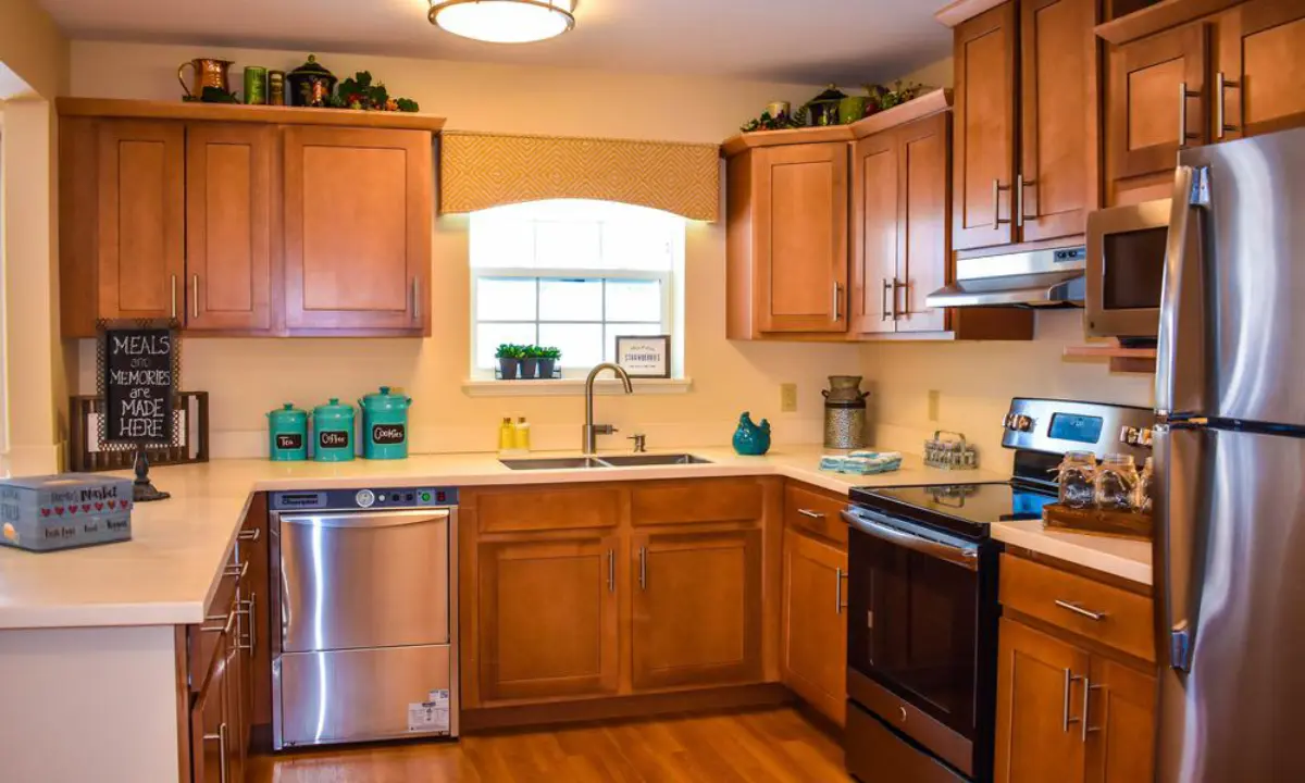 https://www.jaybirdseniorliving13.biz/wp-content/uploads/2024/07/Kitchen.webp