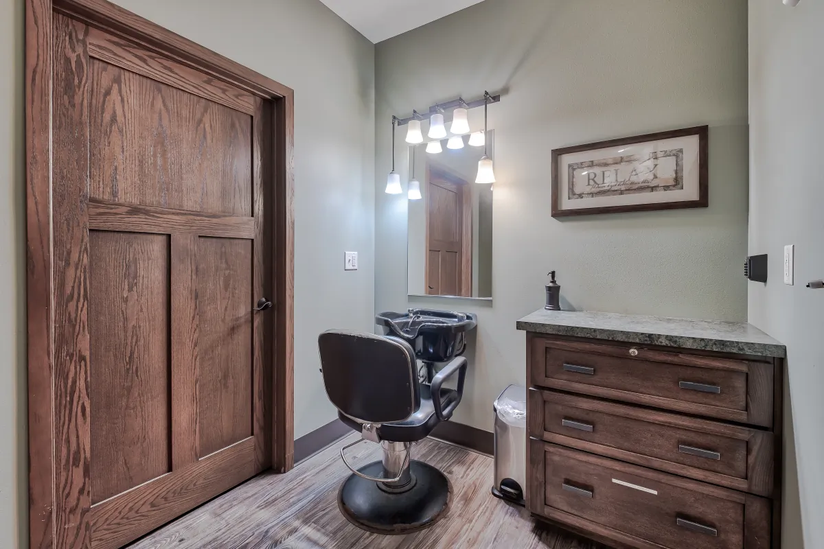 https://www.jaybirdseniorliving13.biz/wp-content/uploads/2025/09/05-Salon_795-Tarragon-Dr-Kaukauna-WI_Liberty-Square_RPI_II-102506-22.webp
